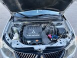 Mitsubishi Outlander-2