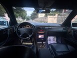 Mercedes E 320-8