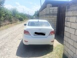 Hyundai Accent-4