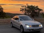Mercedes E 240-1