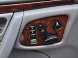 Mercedes E 320-8