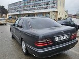Mercedes E 270-3