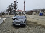 Mercedes E 270-2