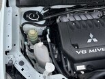 Mitsubishi Outlander-10