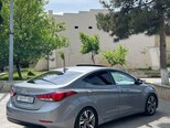 Hyundai Elantra-4