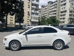 Mitsubishi Lancer-5