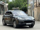 Porsche Cayenne-8