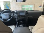 Toyota Land Cruiser-7