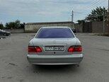 Mercedes E 240-3
