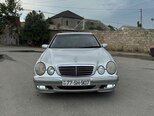 Mercedes E 240-1