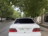 Mercedes E 240-4