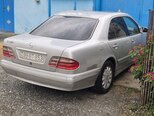 Mercedes E 240-2