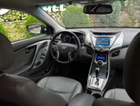 Hyundai Elantra-11