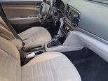 Hyundai Elantra-11