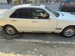 Mercedes E 320-4