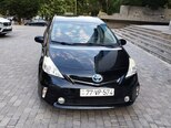 Toyota Prius V-5