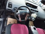Toyota Prius V-16