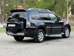 Mitsubishi Pajero-5