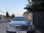 Mercedes E 270-1