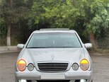Mercedes E 240-1