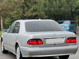 Mercedes E 240-5