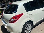 Nissan Tiida-12