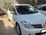Nissan Tiida-13