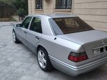 Mercedes 200 E-2