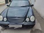 Mercedes E 220-1