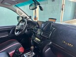 Toyota Land Cruiser-12