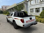 Mitsubishi L200-4