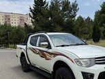 Mitsubishi L200-7