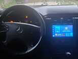 Mercedes E 220-11