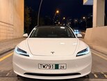 Tesla Model 3-21