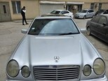 Mercedes E 230-1