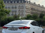 Hyundai Elantra-13