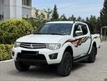 Mitsubishi L200-1