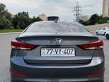 Hyundai Elantra-3