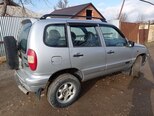 Chevrolet Niva-4