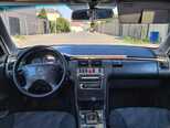 Mercedes E 270-8