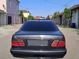 Mercedes E 270-3