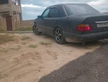 Mercedes 230 E-4