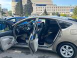 Toyota Prius-8
