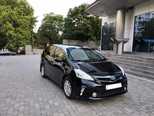 Toyota Prius V-12