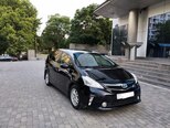 Toyota Prius V-1