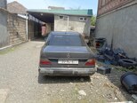 Mercedes 200 D-18