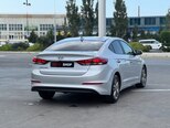 Hyundai Elantra-4
