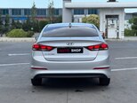 Hyundai Elantra-6