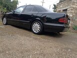 Mercedes E 270-16