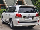 Toyota Land Cruiser-7